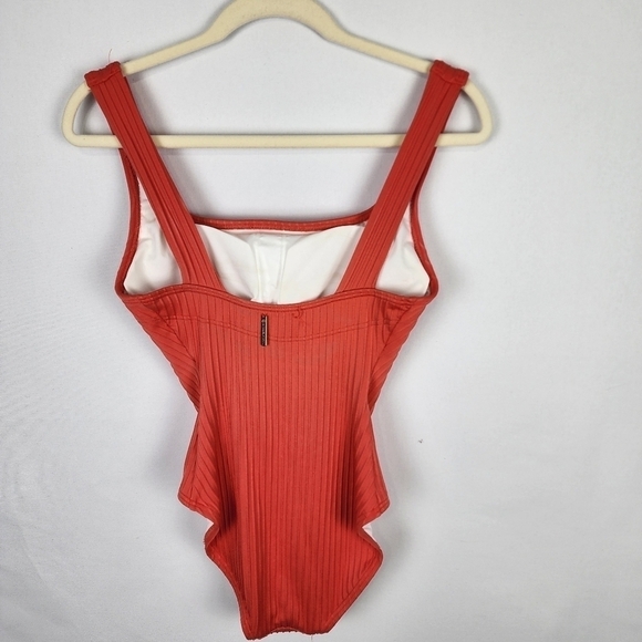 NWOT MICHEAL Micheal Kors Ribbed Coral One Pieces Swimsuit SIZE 8 - Picture 2 of 8